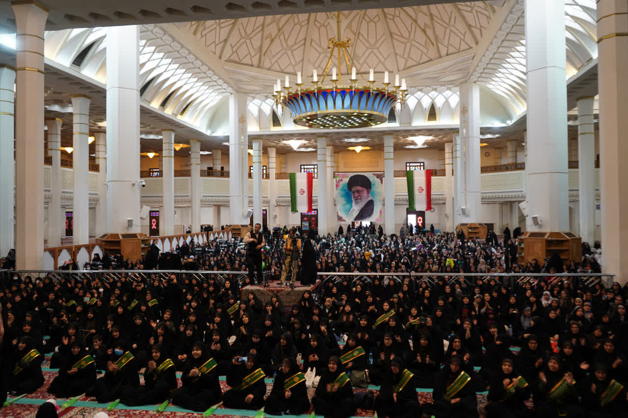 photo 2026 02 08 07 23 32 - تصاویر / میثاق انقلابی ؛ دومین آیین و اجتماع بزرگ بانوان مدافع ولایت در حرم مطهر حضرت شاهچراغ علیه السلام