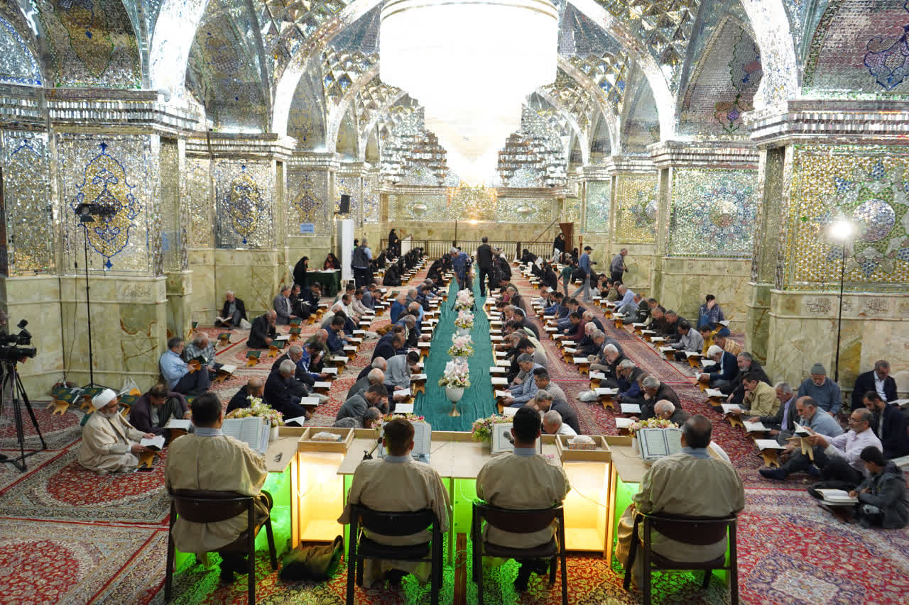 محفل جزءخوانی قرآن کریم در حرم مطهر حضرت شاهچراغ علیه السلام در اولین روز ماه مبارک رمضان photo 2026 02 19 02 35 16 - محفل جزءخوانی قرآن کریم در حرم مطهر حضرت شاهچراغ علیه السلام در اولین روز ماه مبارک رمضان