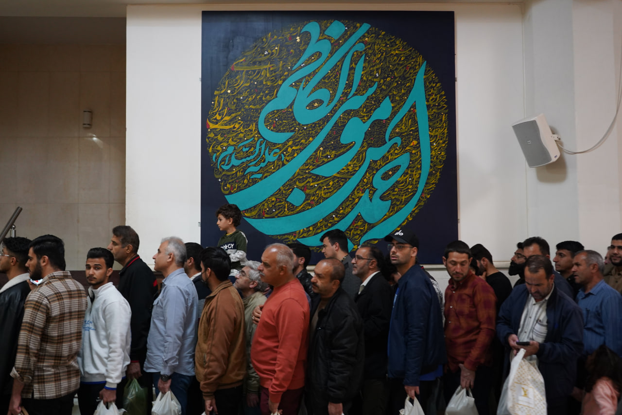 photo 2026 02 20 15 11 08 2 - عکس/ افطاری ساده در حرم حضرت شاهچراغ علیه السلام