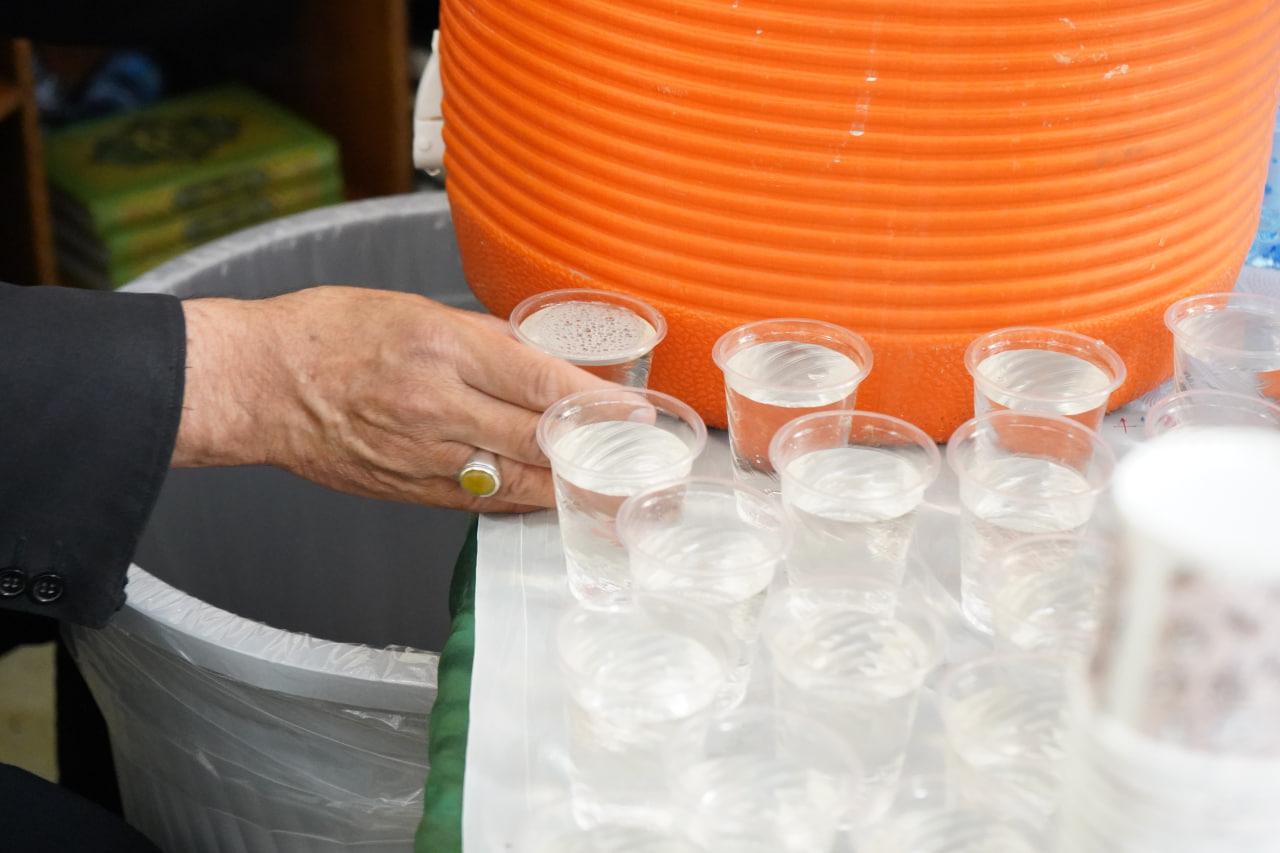 photo 2026 02 20 15 11 15 2 - عکس/ افطاری ساده در حرم حضرت شاهچراغ علیه السلام