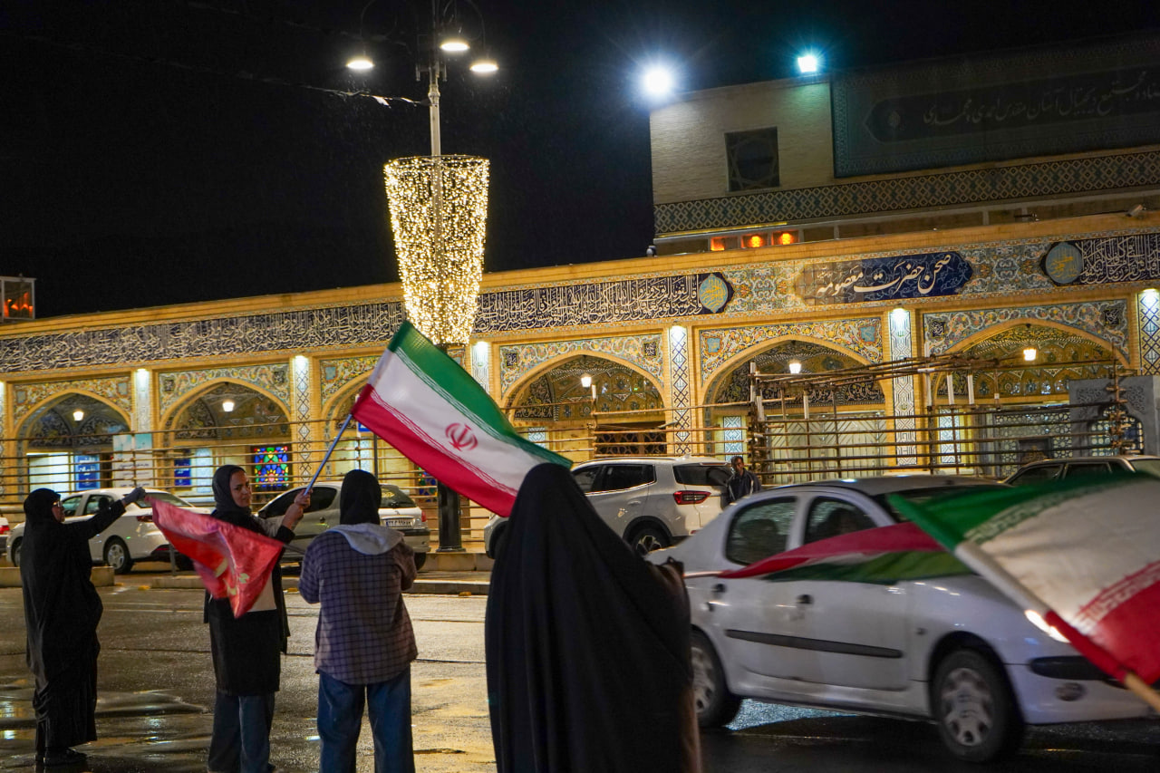 تصاویر | کاروان خودرویی حرم حضرت شاهچراغ (ع) در دفاع از انقلاب اسلامی و وفاداری به رهبر شهید photo 2026 03 24 11 29 42 - تصاویر | کاروان خودرویی حرم حضرت شاهچراغ (ع) در دفاع از انقلاب اسلامی و وفاداری به رهبر شهید