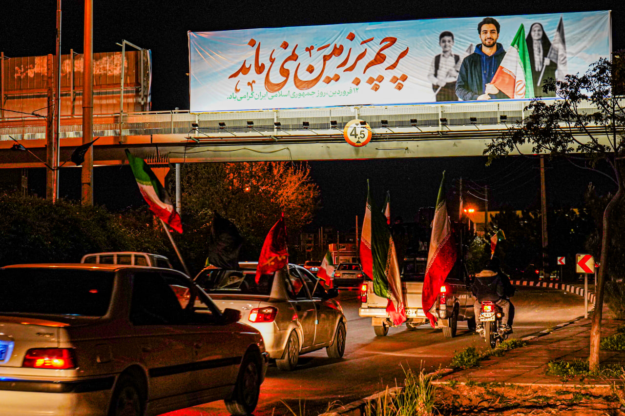 photo 2026 04 02 16 03 13 2 - کاروان خودرویی حرم حضرت شاهچراغ (ع) در دفاع از انقلاب اسلامی