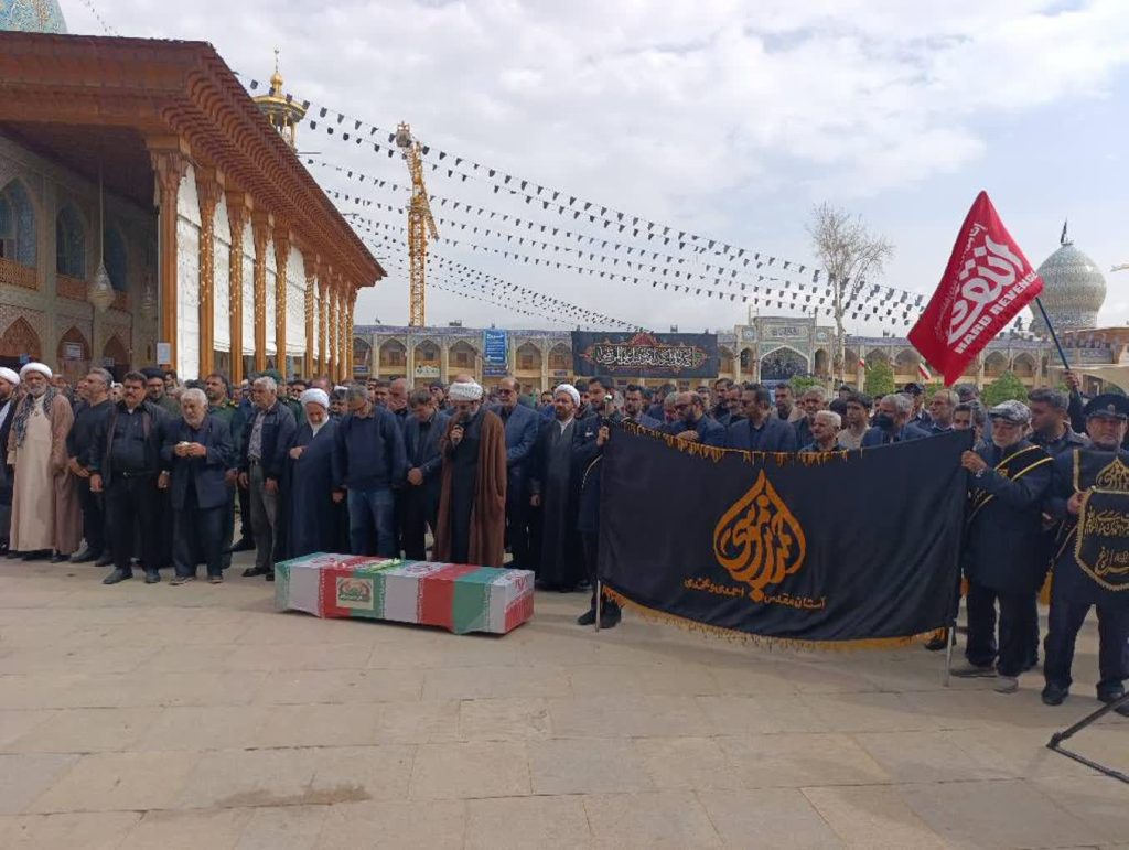 تصاویر/ تشییع دانشآموز شهید «علی حقشناس» در حرم شاهچراغ(ع) photo 2026 04 05 23 56 17 1024x771 - تصاویر/ تشییع دانشآموز شهید «علی حقشناس» در حرم شاهچراغ(ع)