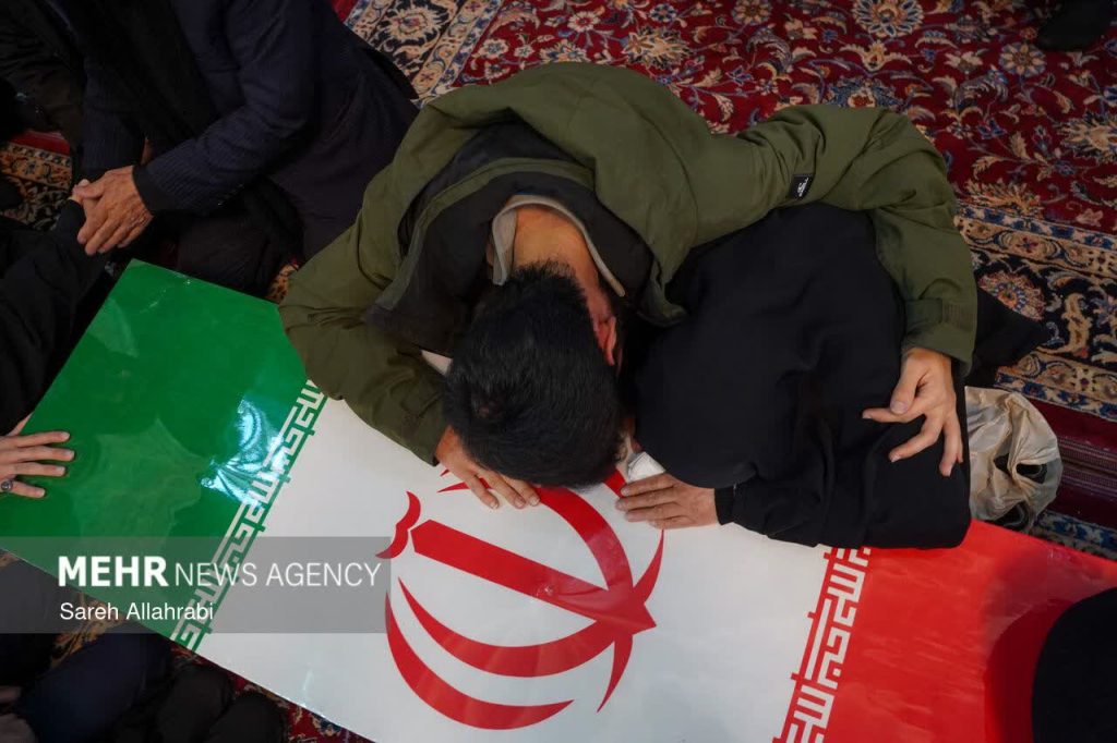 وداع با پیکر ۸ شهید مدافع وطن در حرم مطهر حضرت شاهچراغ علیهالسلام photo 2026 04 07 22 42 16 1024x682 - وداع با پیکر ۸ شهید مدافع وطن در حرم مطهر حضرت شاهچراغ علیهالسلام