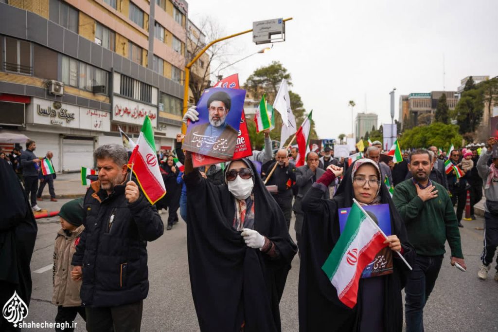 photo 2026 04 07 23 37 37 1024x682 - حماسه حضور، تصاویر | سنگ تمام شیرازی&zwnj;ها در راهپیمایی روز قدس