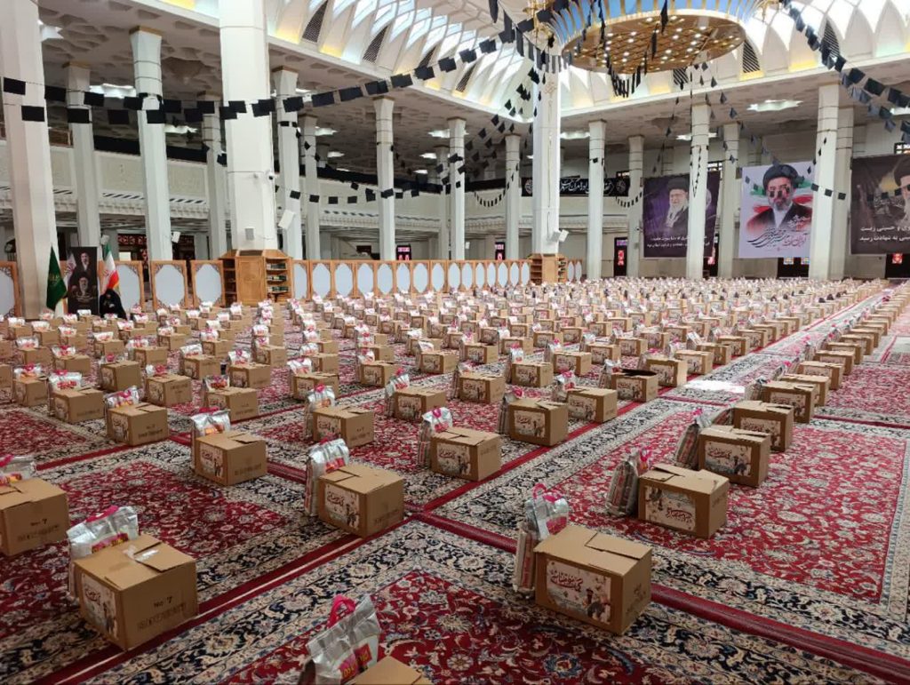 photo 2026 04 07 23 57 11 1024x771 - تصاویر/ توزیع ۵۰۰ بسته معیشتی به ارزش ۱,۷۵۰,۰۰۰,۰۰۰ تومان از سوی حرم مطهر شاهچراغ (ع)