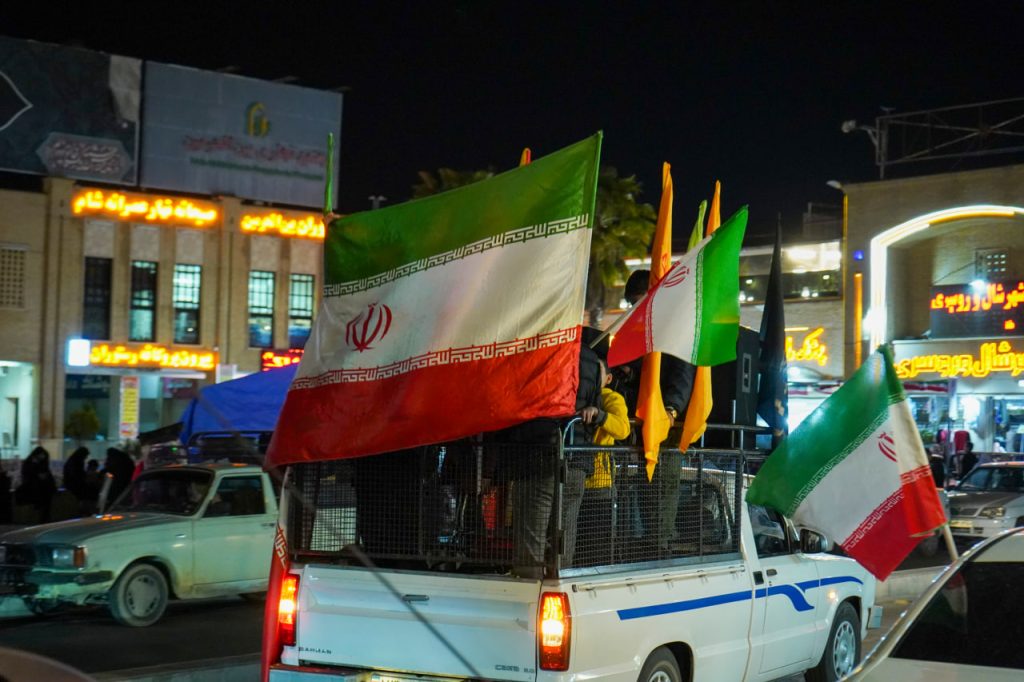 تجمعات شبانه مردمی بیعت با رهبر معظّم انقلاب(حفظهالله) با یاد رهبر شهید و حمایت از رزمندگان اسلام، در سوّمین حرم اهلبیت علیهمالسلام photo 2026 04 17 19 00 06 4 1024x682 - تجمعات شبانه مردمی بیعت با رهبر معظّم انقلاب(حفظهالله) با یاد رهبر شهید و حمایت از رزمندگان اسلام، در سوّمین حرم اهلبیت علیهمالسلام