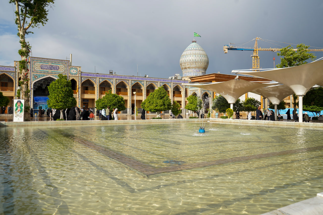 photo 2026 04 28 20 27 28 - حال و هوای حرم مطهر حضرت شاهچراغ علیه السلام در شب میلاد امام رضا علیه السلام