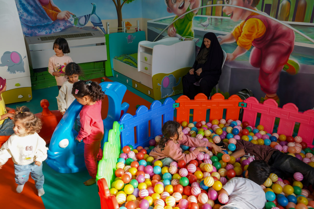 photo 2026 04 28 20 27 36 - حال و هوای حرم مطهر حضرت شاهچراغ علیه السلام در شب میلاد امام رضا علیه السلام