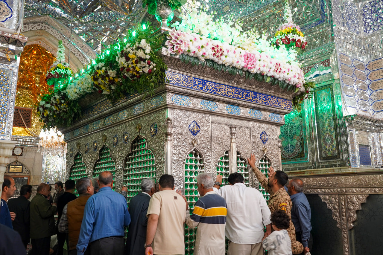 photo 2026 04 28 20 27 43 - حال و هوای حرم مطهر حضرت شاهچراغ علیه السلام در شب میلاد امام رضا علیه السلام