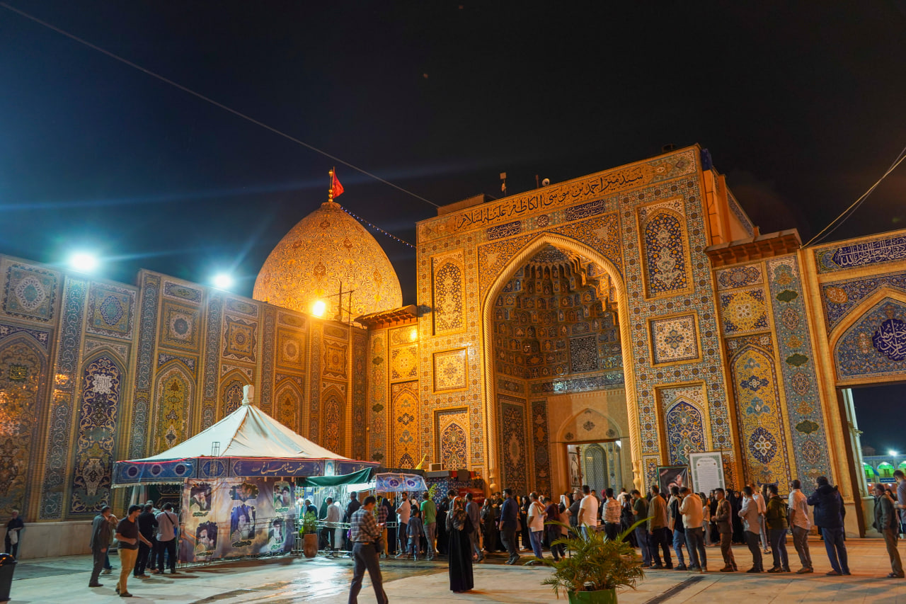 photo 2026 04 28 20 27 47 - حال و هوای حرم مطهر حضرت شاهچراغ علیه السلام در شب میلاد امام رضا علیه السلام