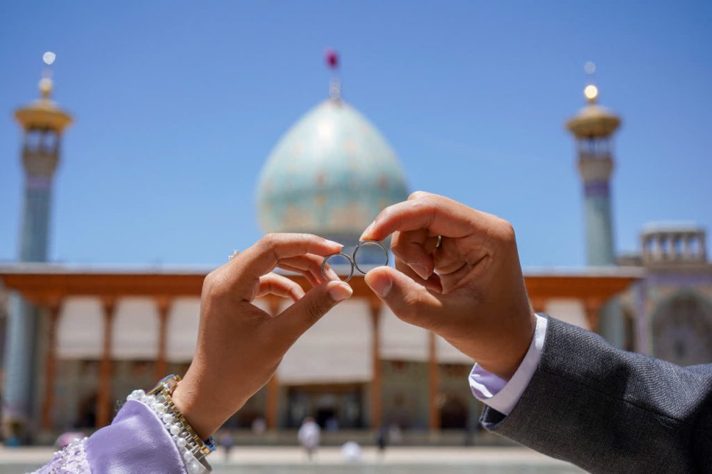 photo 2026 05 20 00 37 48 2 1024x682 - مراسم عقد ازدواج ۱۶ زوج جوان در حرم حضرت شاهچراغ (ع) به مناسبت سالروز ازدواج حضرت علی(ع) و حضرت فاطمه (س)