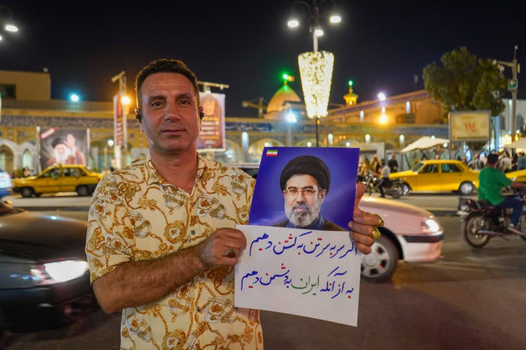 photo 2026 05 26 01 51 37 2 1024x682 - رزم_پلاکاردی