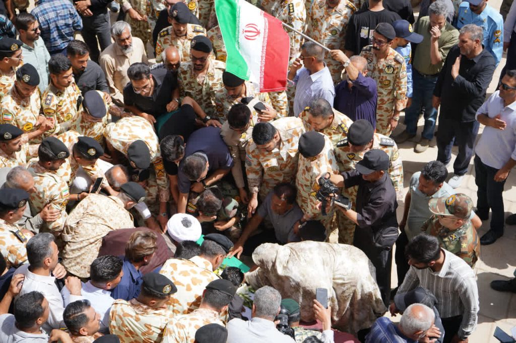 آیین وداع و تشییع شهید تکاور تیپ ۵۵ هوابرد شیراز photo 2026 05 26 02 54 31 1024x682 - آیین وداع و تشییع شهید تکاور تیپ ۵۵ هوابرد شیراز
