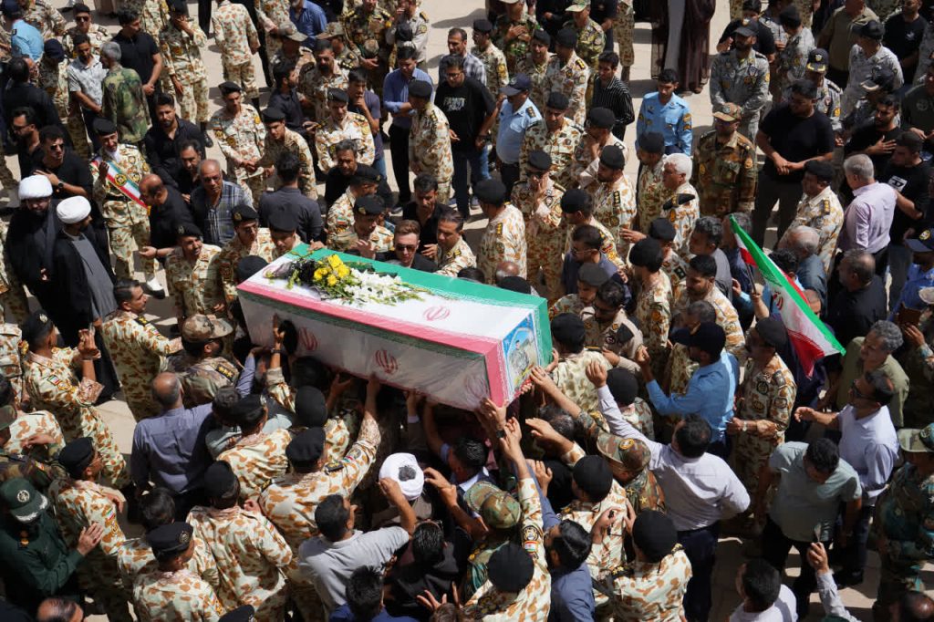 آیین وداع و تشییع شهید تکاور تیپ ۵۵ هوابرد شیراز photo 2026 05 26 02 54 34 1024x682 - آیین وداع و تشییع شهید تکاور تیپ ۵۵ هوابرد شیراز