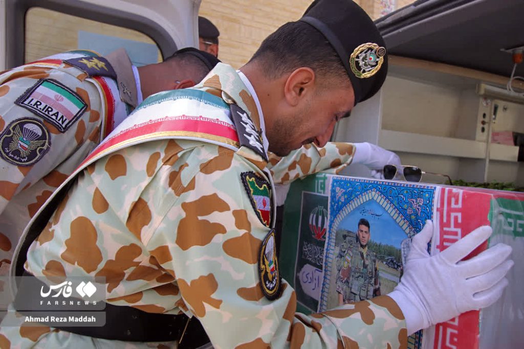آیین وداع و تشییع شهید تکاور تیپ ۵۵ هوابرد شیراز photo 2026 05 26 02 54 36 1024x683 - آیین وداع و تشییع شهید تکاور تیپ ۵۵ هوابرد شیراز