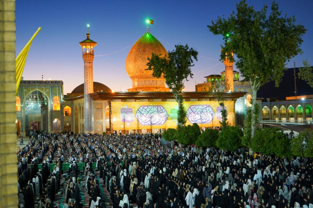 photo 2026 06 04 21 04 38 2 1024x682 - حال و هوای شام عید سعید غدیر در حرم مطهر حضرت شاهچراغ علیه السلام