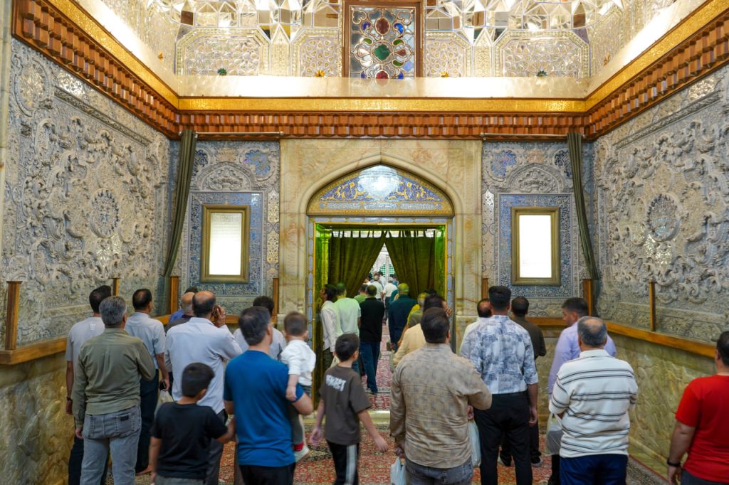 photo 2026 06 04 21 04 40 1024x682 - حال و هوای شام عید سعید غدیر در حرم مطهر حضرت شاهچراغ علیه السلام